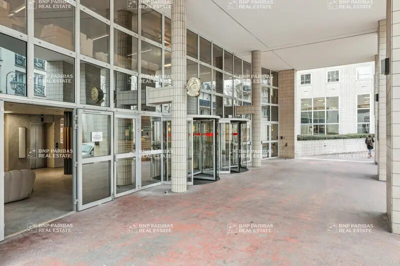 2 Rue Maurice Hartmann, Issy-les-Moulineaux for lease - Lobby - Image 3 of 16