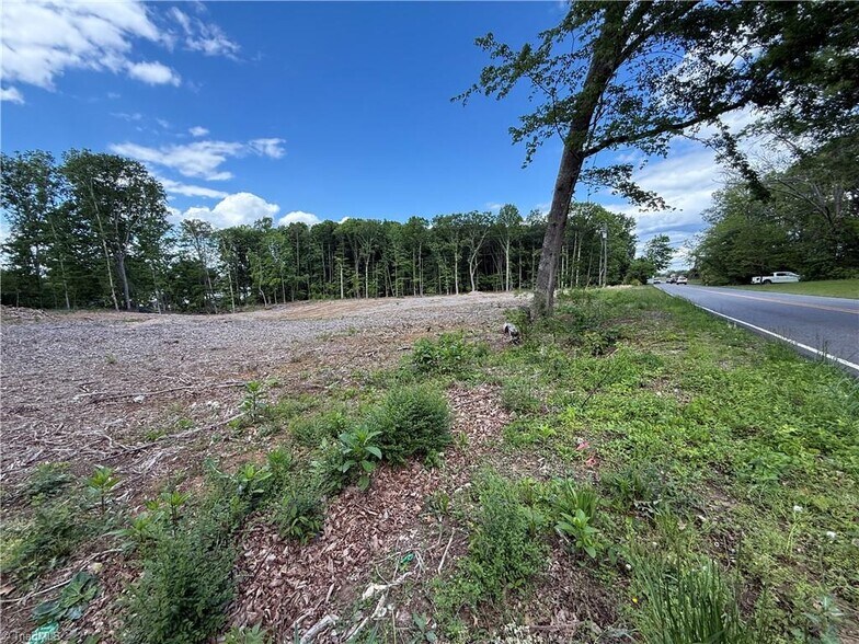 614 Kirby Rd, King, NC à vendre - Photo du bâtiment - Image 3 de 19