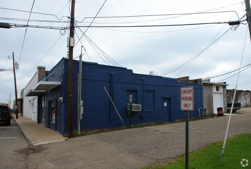 114 1st St NE, Magee, MS for lease - Building Photo - Image 2 of 3