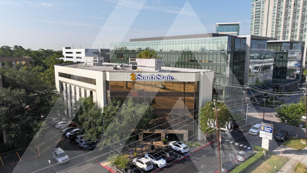 9601 Katy Fwy, Houston, TX à louer - Photo du bâtiment - Image 2 de 16