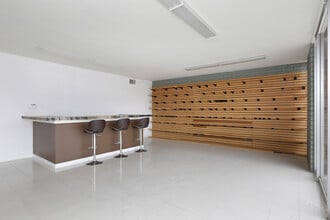 1728 S La Cienega Blvd, Los Angeles, CA for lease Interior Photo- Image 2 of 35