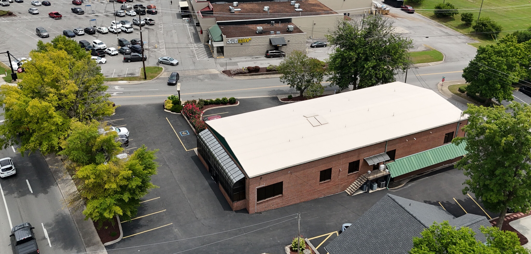 437 E Main St, Gallatin, TN for lease Interior Photo- Image 1 of 8