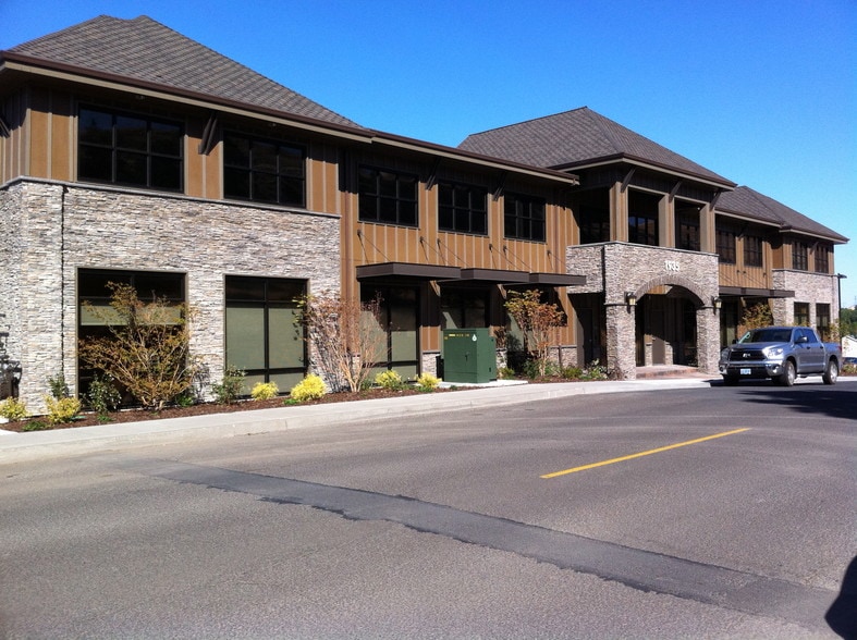 1935 E 19th St, The Dalles, OR for lease - Building Photo - Image 2 of 17
