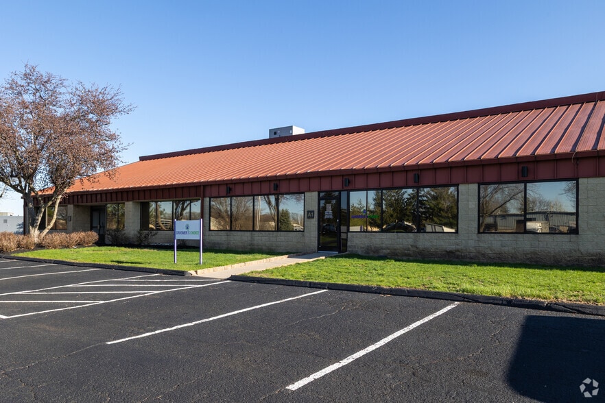 2800 Black Lake Pl, Philadelphia, PA à louer - Photo du bâtiment - Image 3 de 8