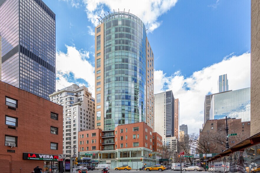 250 E 49th St, New York, NY à louer - Photo principale - Image 1 de 19