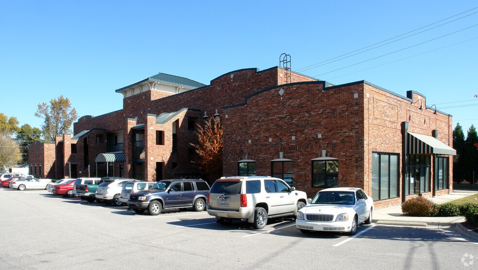 501 N Salem St, Apex, NC à vendre - Photo du bâtiment - Image 2 de 6