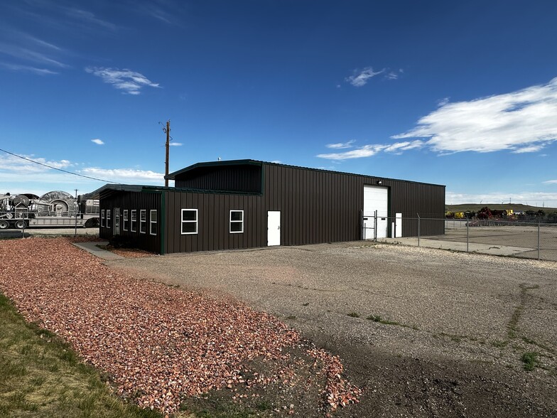6400 Yellowstone Hwy, Evansville, WY à vendre - Photo du bâtiment - Image 3 de 12
