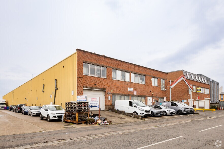21 Wadsworth Rd, Greenford à vendre - Photo principale - Image 1 de 8