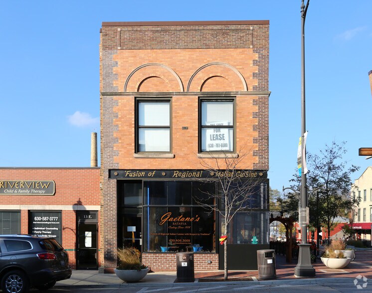 15 E Wilson St, Batavia, IL à louer - Photo du bâtiment - Image 3 de 3