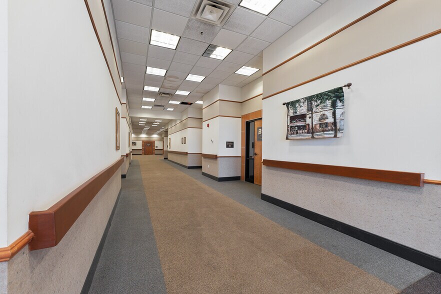 3244 US Route 60, Huntington, WV à vendre - Photo intérieure - Image 3 de 24