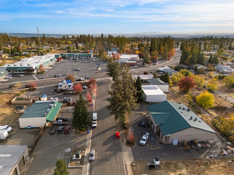 6153 Center St, Paradise, CA à vendre - Photo du bâtiment - Image 2 de 11