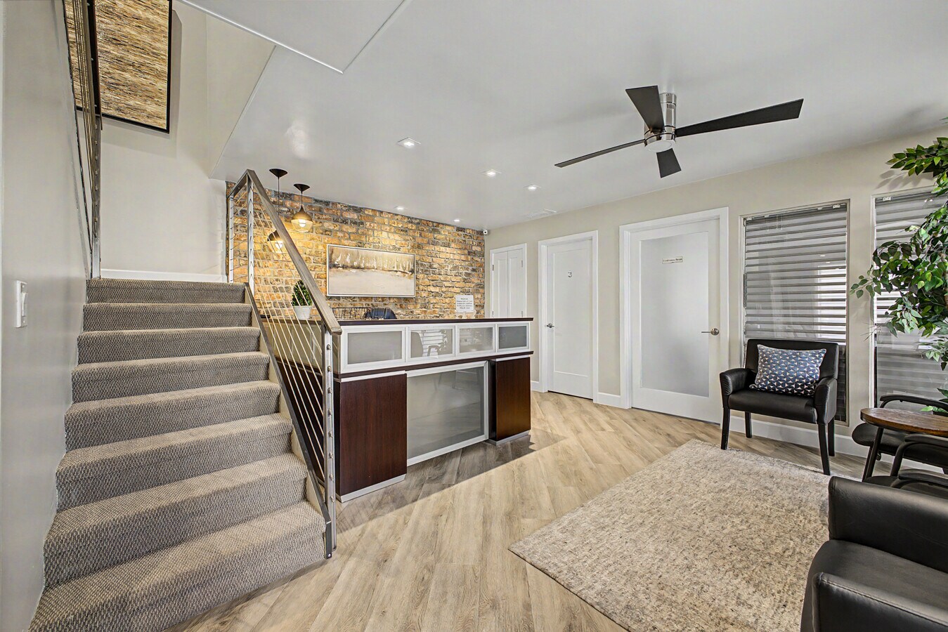 7220 N 16th St, Phoenix, AZ 85020 - Unit G -  - Interior Photo - Image 2 of 11