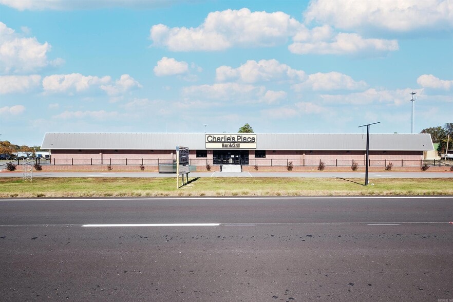 8624 I 30, Little Rock, AR for sale - Building Photo - Image 1 of 1