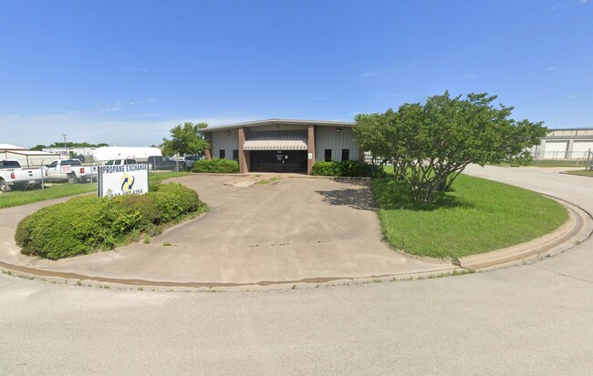 Plus de détails pour 209 Kimberly Dr, Cleburne, TX - Industriel à louer