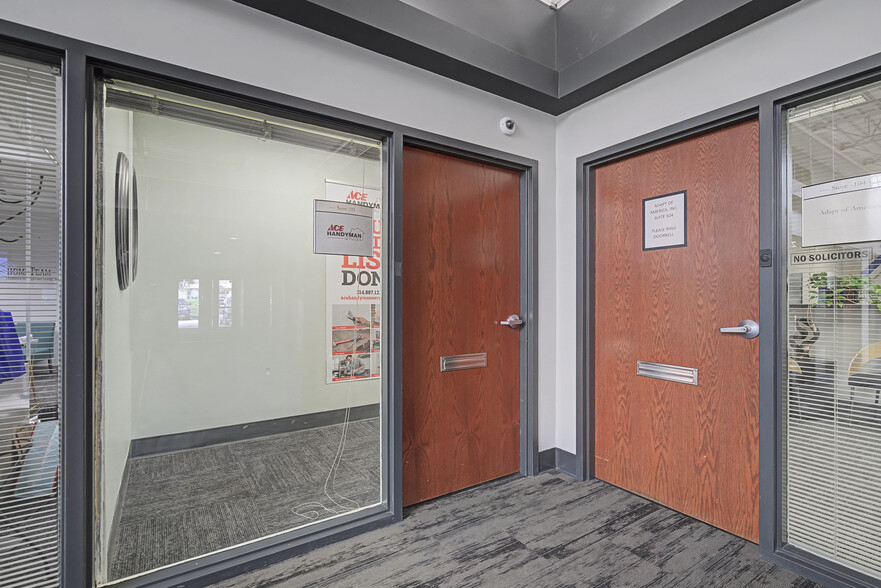 301 Sovereign Ct, Manchester, MO for lease - Building Photo - Image 3 of 6