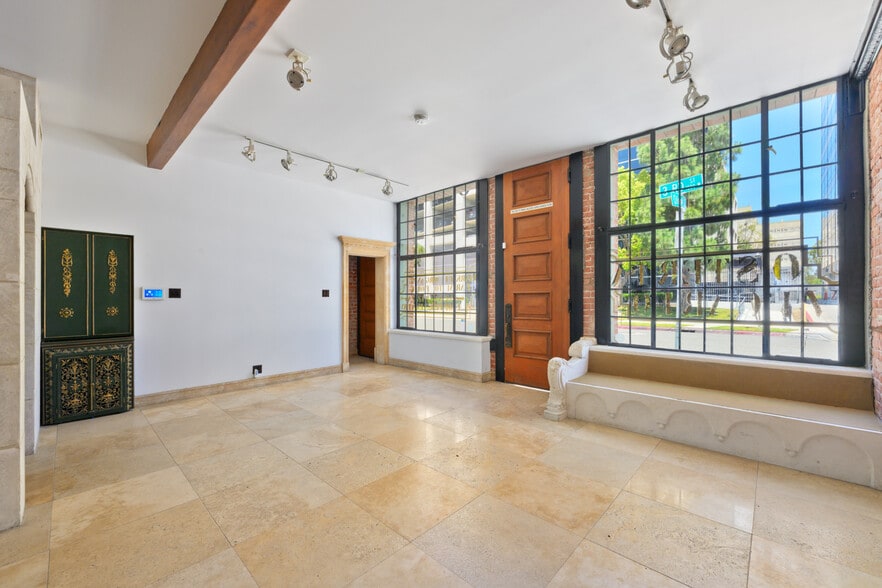 1002 W 3rd St, Santa Ana, CA à vendre - Photo du bâtiment - Image 3 de 10