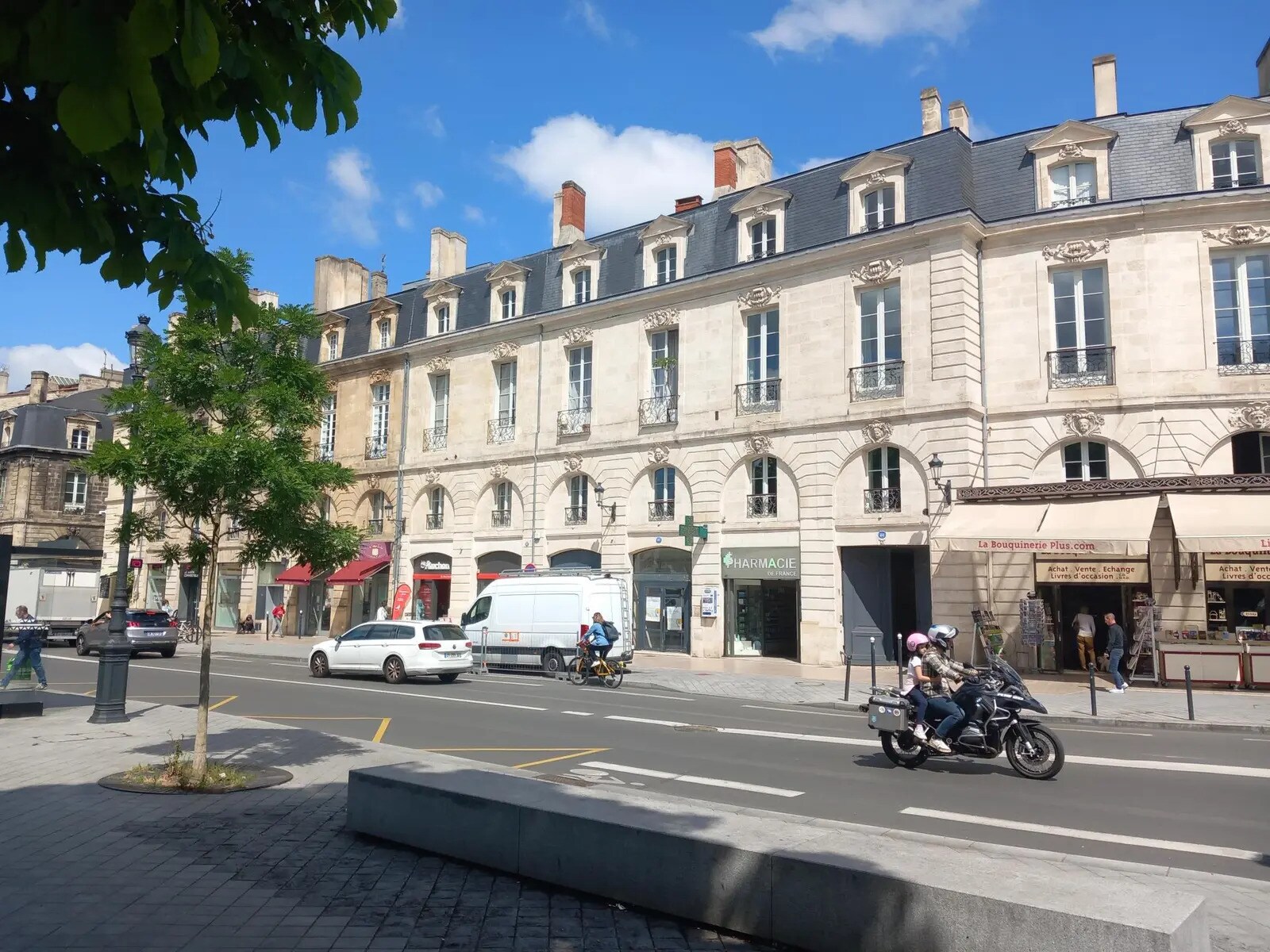 42 Place Gambetta, Bordeaux for lease Building Photo- Image 1 of 9