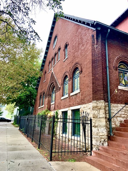 700-706 W Pennway St, Kansas City, MO à louer - Photo du bâtiment - Image 2 de 23