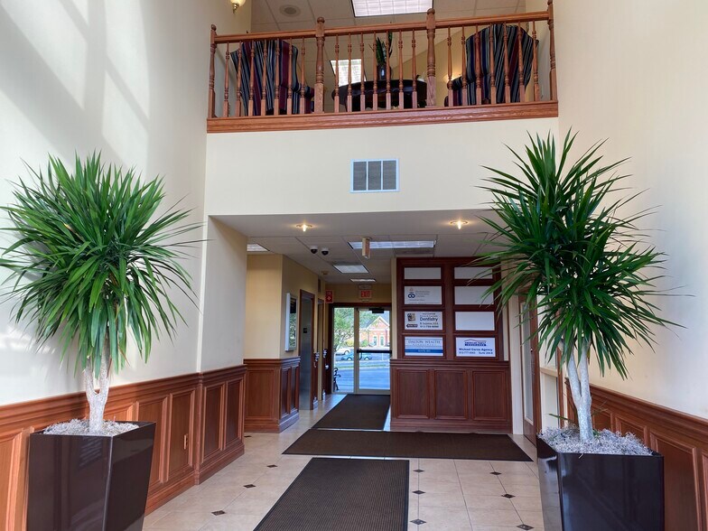 7237 Cincinnati Dayton Rd, West Chester, OH à vendre - Hall d’entrée - Image 2 de 5