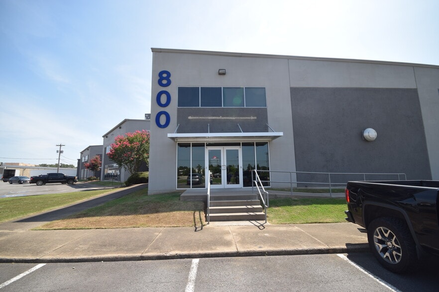 800 Exchange Ave, Conway, AR for lease - Building Photo - Image 2 of 6
