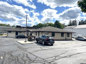 447 Meriden Rd, Waterbury, CT for lease Interior Photo- Image 2 of 6