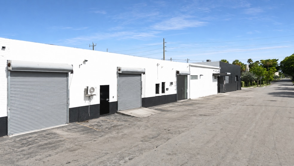825 NW 8th Ave, Fort Lauderdale, FL à louer - Photo du bâtiment - Image 2 de 7