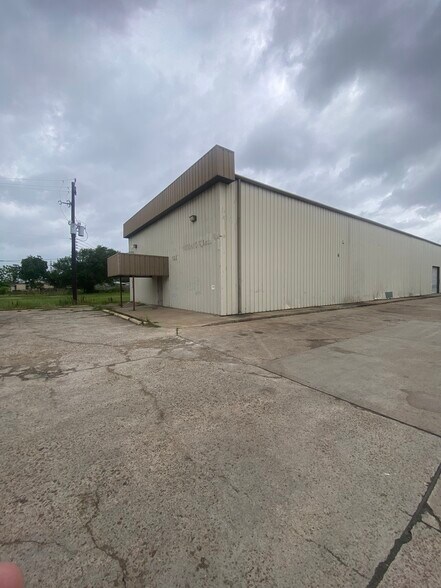 1225 Buschong St, Houston, TX à louer - Photo du bâtiment - Image 1 de 5