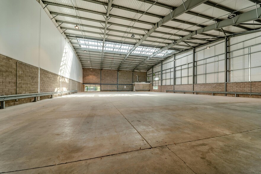 15 Marchburn Dr, Paisley for lease - Building Photo - Image 3 of 22