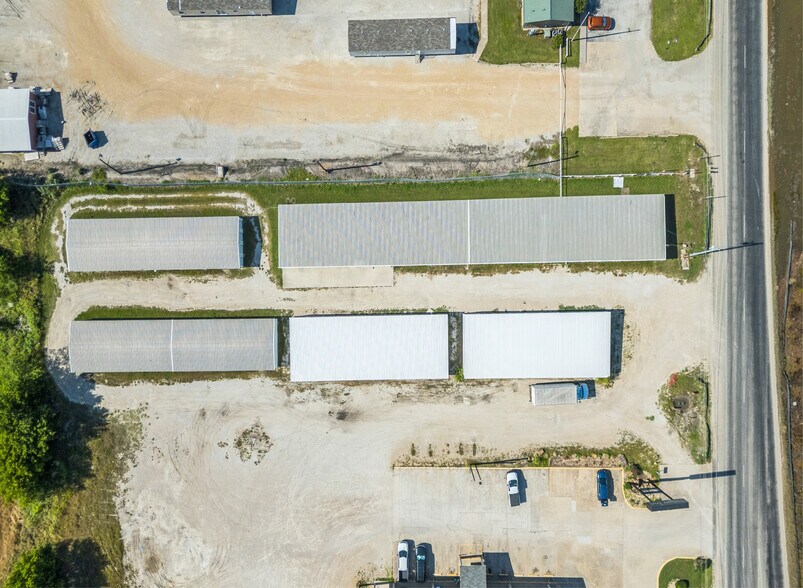 1309 N Stemmons St, Sanger, TX à vendre - Photo du bâtiment - Image 3 de 8
