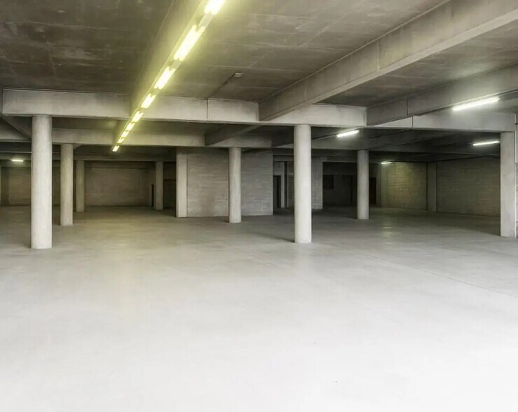 Flex in Choisy-le-Roi for lease - Interior Photo - Image 1 of 6