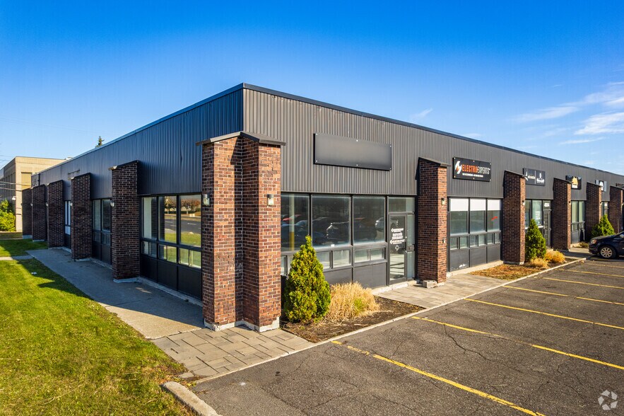 4000-4036 Boul De La Côte-Vertu, Montréal, QC à louer - Photo du bâtiment - Image 3 de 8