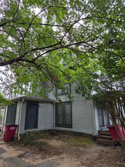 9 Units in Macon, GA portfolio of 2 properties for sale on LoopNet.ca - Building Photo - Image 2 of 35