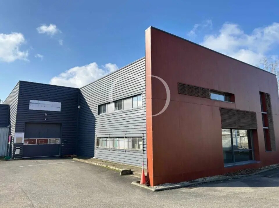 6 Rue Jean Perrin, Chassieu à vendre Photo du bâtiment- Image 1 de 8