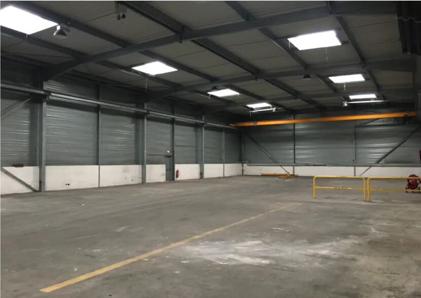 Industrial in L'ILE-SAINT-DENIS for lease - Interior Photo - Image 3 of 6