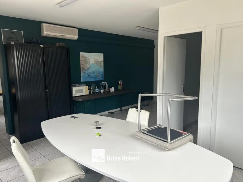 Bureau dans Grenay à louer - Photo intérieure - Image 3 de 6