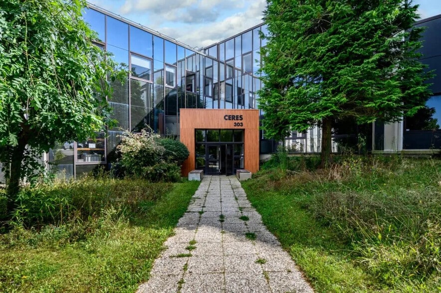 21/23 Rue Du Petit Albi, Cergy for lease - Building Photo - Image 3 of 57