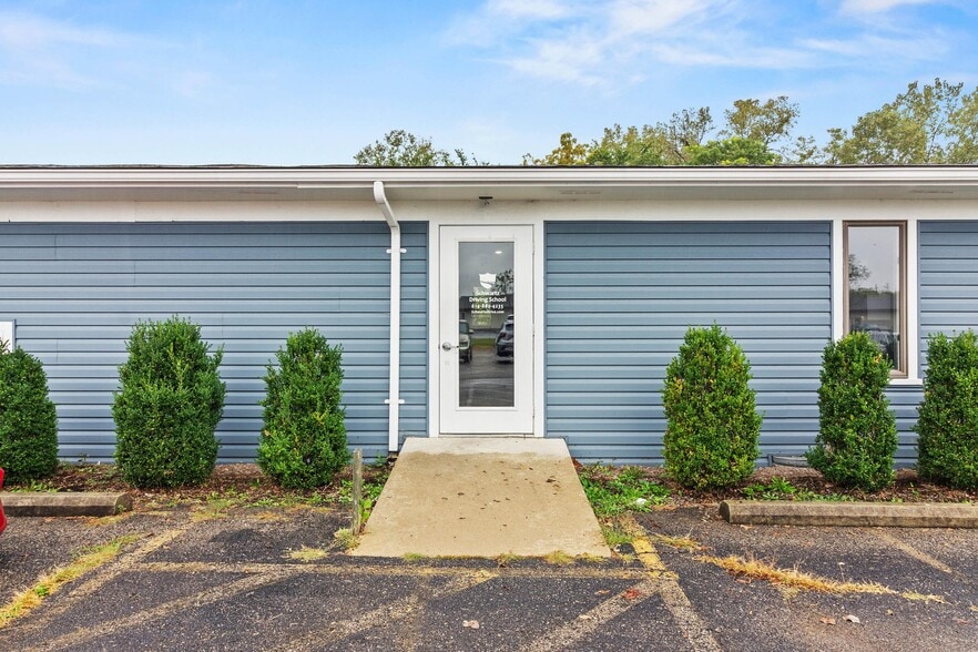 643 Bodey Cir, Urbana, OH à vendre - Photo du bâtiment - Image 3 de 24