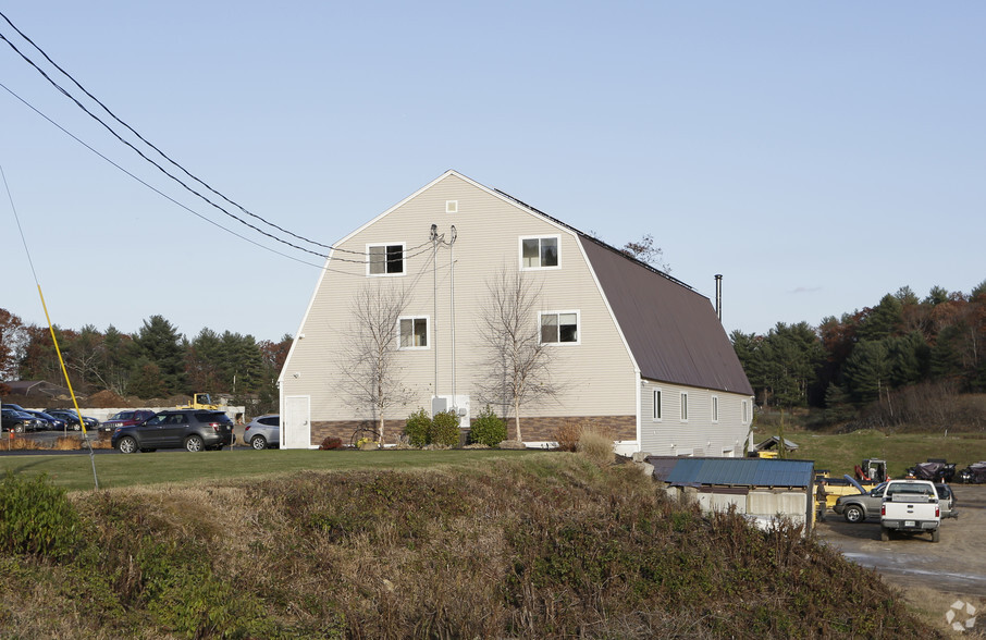 459 Calef Hwy, Lee, NH for sale - Primary Photo - Image 1 of 1