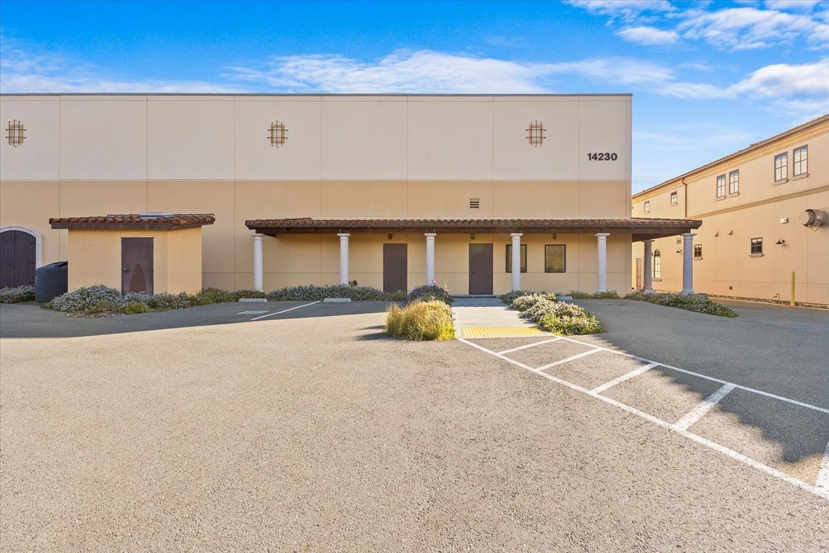 14210 Bacchus Landing Way, Healdsburg, CA for lease Primary Photo- Image 1 of 2
