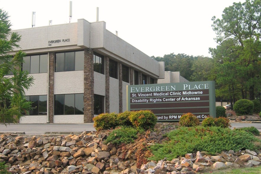 1100 N University Ave, Little Rock, AR à louer - Photo du bâtiment - Image 2 de 4
