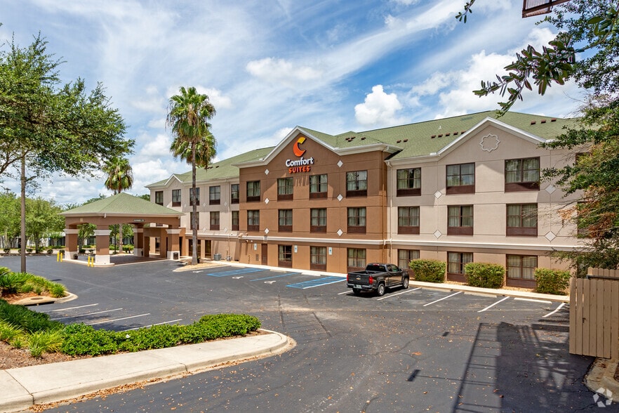 1026 Apalachee Pky, Tallahassee, FL à vendre - Photo du bâtiment - Image 3 de 3