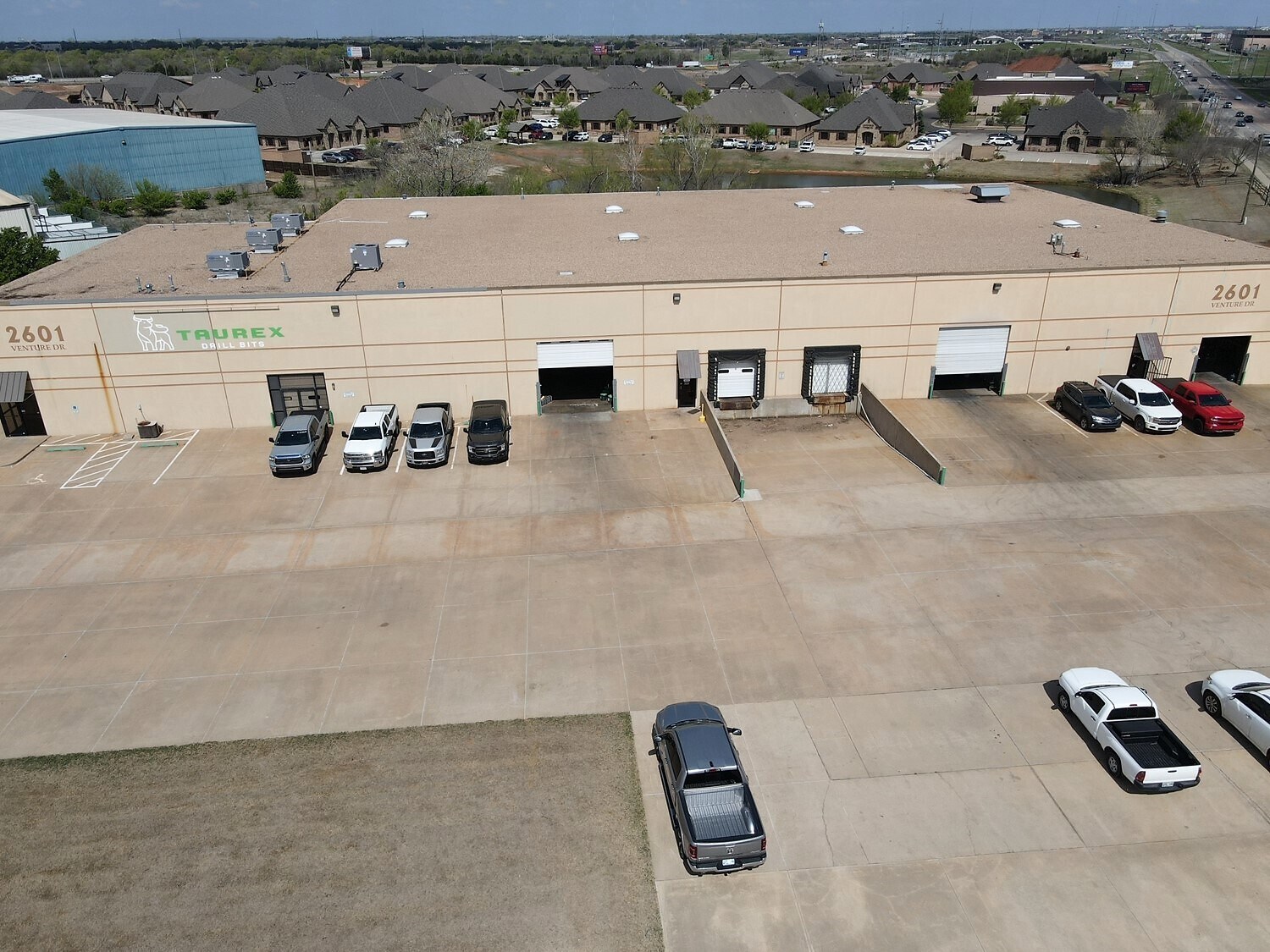 2601 Venture Dr, Norman, OK à louer Photo du bâtiment- Image 1 de 7