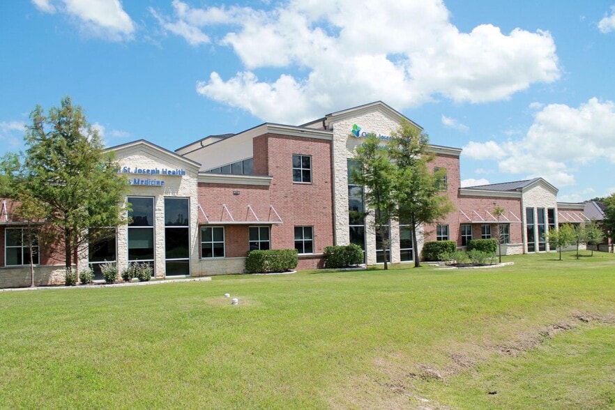 2803 Earl Rudder Freeway, College Station, TX à louer - Photo du bâtiment - Image 1 de 2