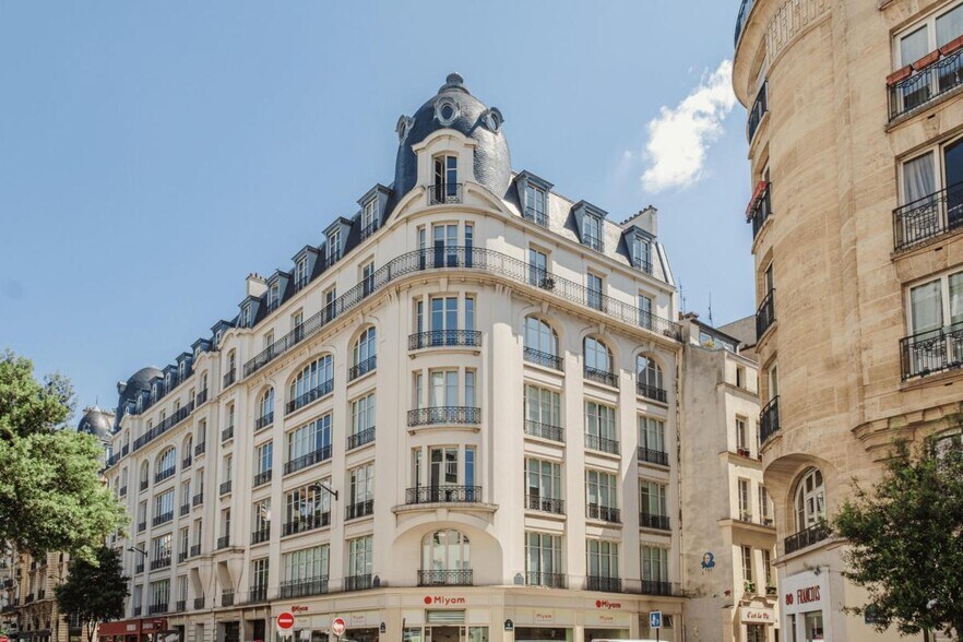 82 Rue Beaubourg, Paris à louer - Photo du bâtiment - Image 2 de 15
