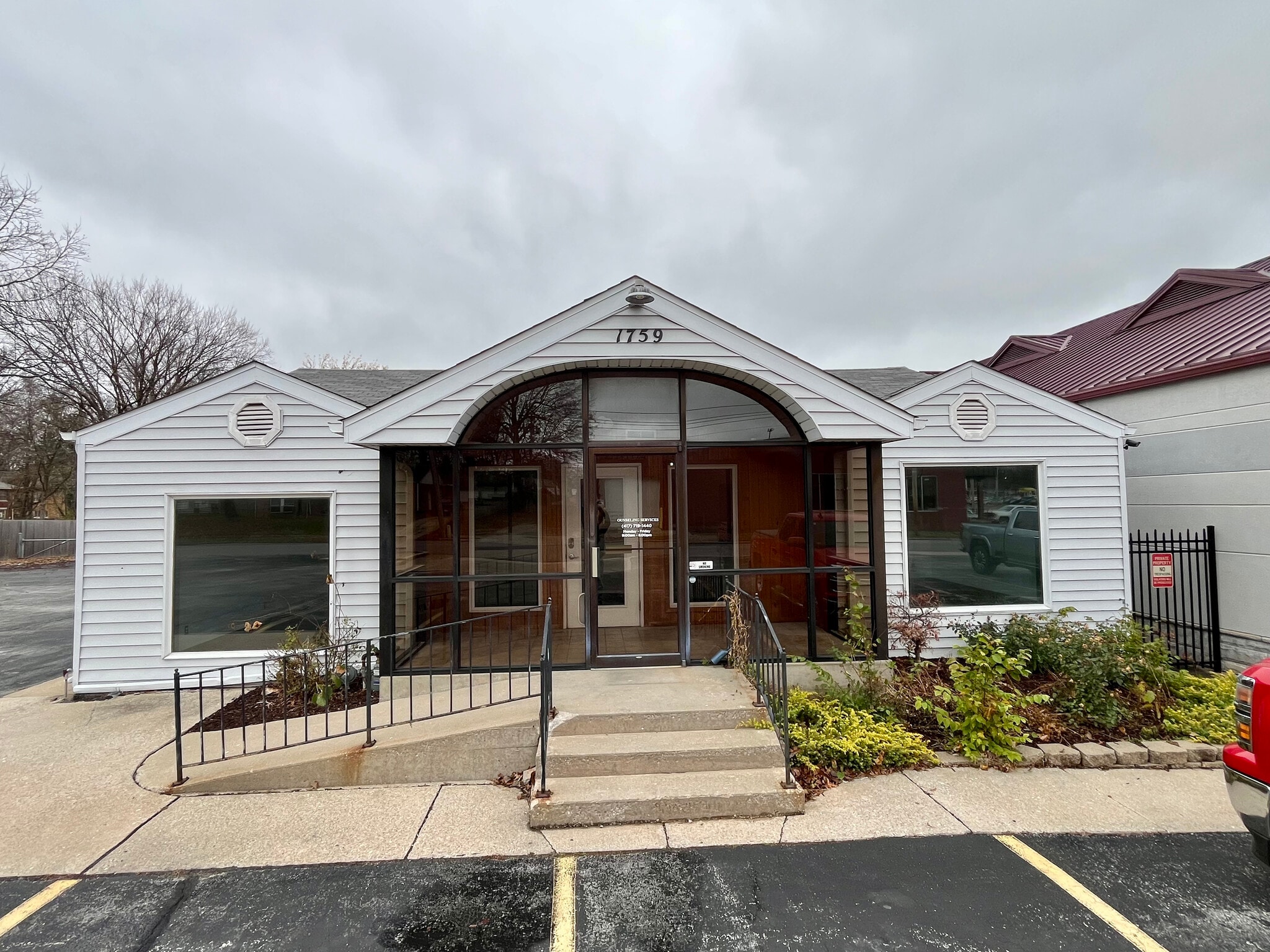 1759 E Elm St, Springfield, MO for lease Interior Photo- Image 1 of 25