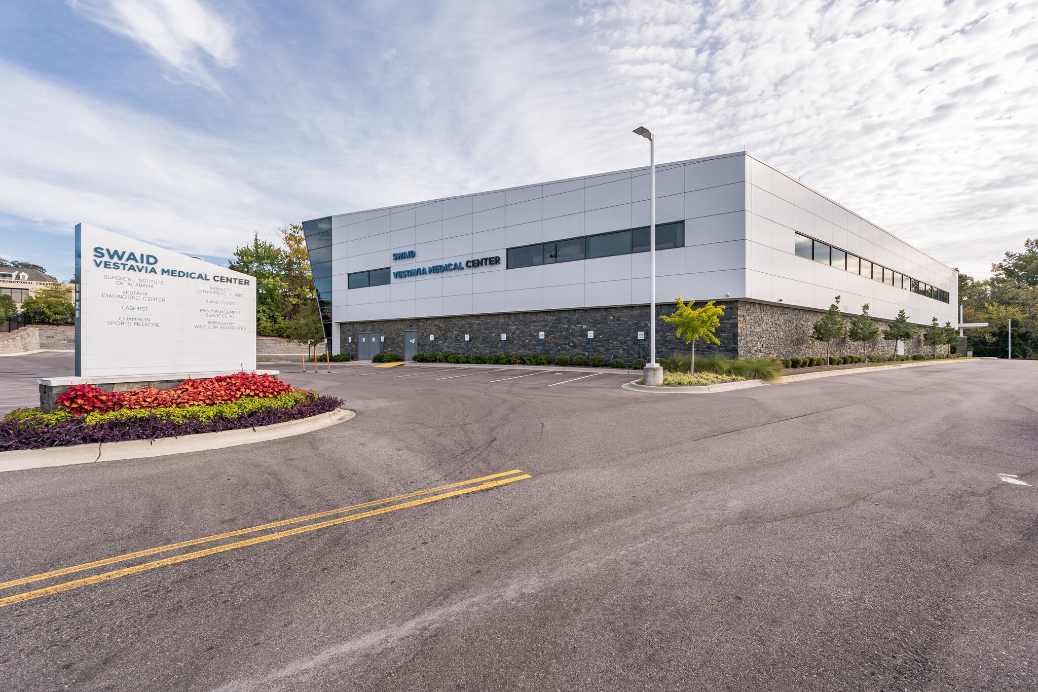 1021 Montgomery Hwy, Vestavia Hills, AL for lease Building Photo- Image 1 of 8