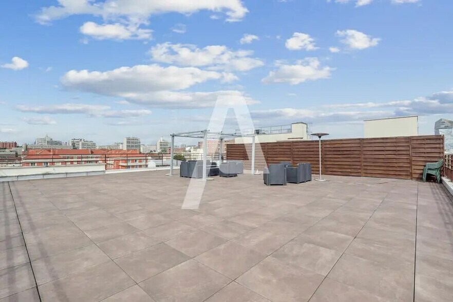 Bureau dans Ivry-sur-Seine à louer - Photo du bâtiment - Image 3 de 5