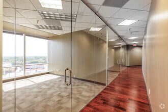 17950 Preston Rd, Dallas, TX à louer Photo intérieure- Image 2 de 4