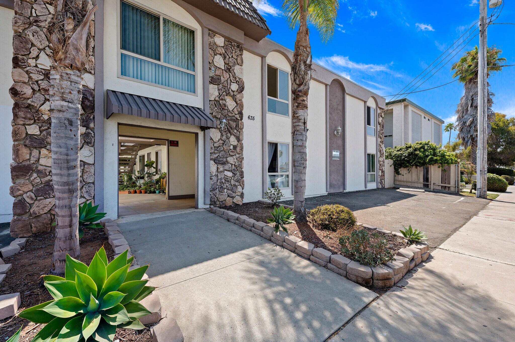 635 Emory St, Imperial Beach, CA à vendre Photo principale- Image 1 de 31