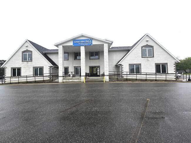 More details for 690 S Trumbull St, Bay City, MI - Office for Sale